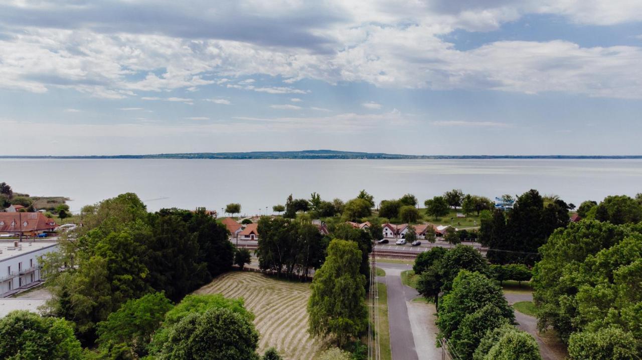 Nyirfa Apartman Vonyarcvashegy Buitenkant foto