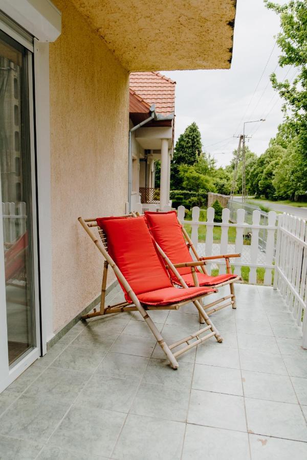 Nyirfa Apartman Vonyarcvashegy Buitenkant foto