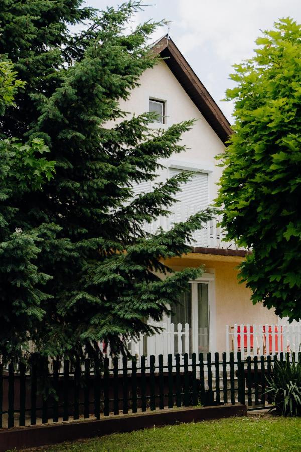 Nyirfa Apartman Vonyarcvashegy Buitenkant foto