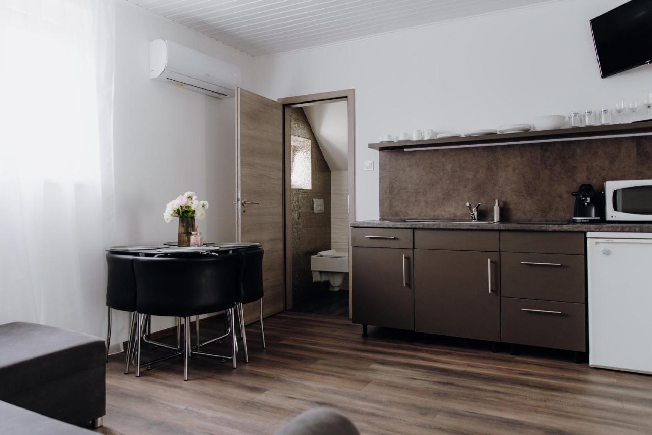 Nyirfa Apartman Vonyarcvashegy Buitenkant foto